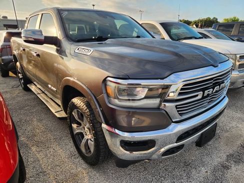 Used 2022 RAM 1500 Laramie AWD/4WD image 1