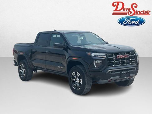 Used 2025 GMC Canyon AT4 w/ Technology Plus Package AWD/4WD image 4