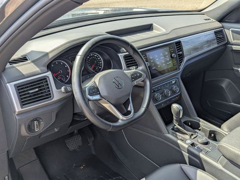 Used 2020 Volkswagen Atlas Cross Sport SE AWD/4WD image 12