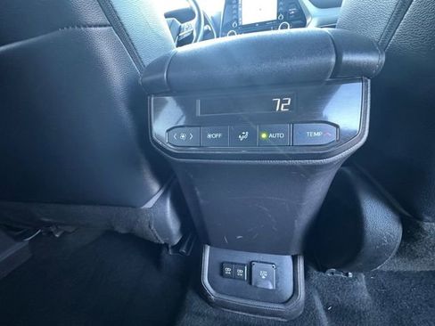 Used 2021 Toyota Highlander Limited image 31