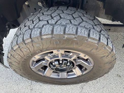 Used 2024 Ford F250 Lariat w/ Sport Appearance Package image 12