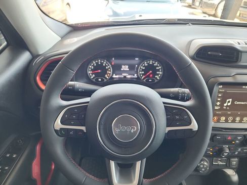 Used 2023 Jeep Renegade Trailhawk AWD/4WD image 19
