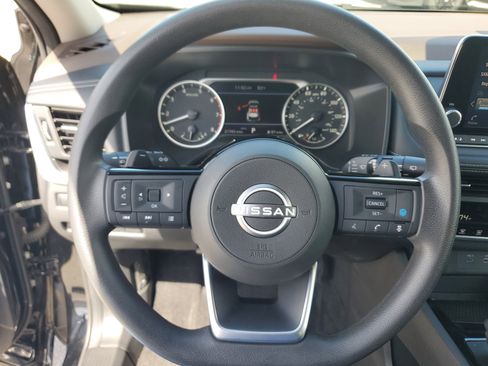 Used 2023 Nissan Rogue SV image 20