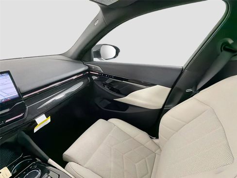 Certified 2026 BMW 530i RWD image 28