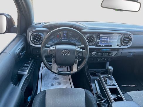 Used 2022 Toyota Tacoma TRD Off-Road image 23