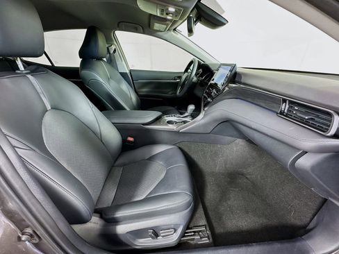 Used 2023 Toyota Camry XLE image 32