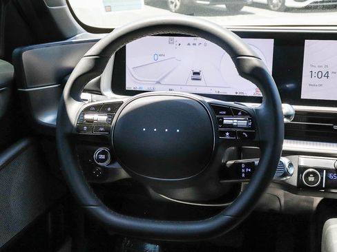 Used 2025 Hyundai Ioniq 6 SE RWD image 20