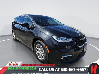 Certified 2023 Chrysler Pacifica Touring-L