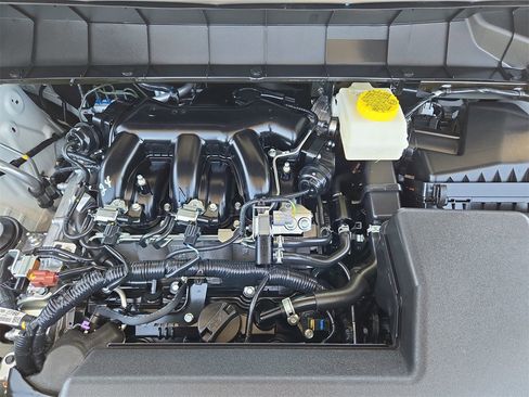 New 2025 Nissan Pathfinder SL image 9