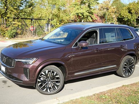 New 2026 Volvo XC90 B5 Ultra w/ Protection Package image 3