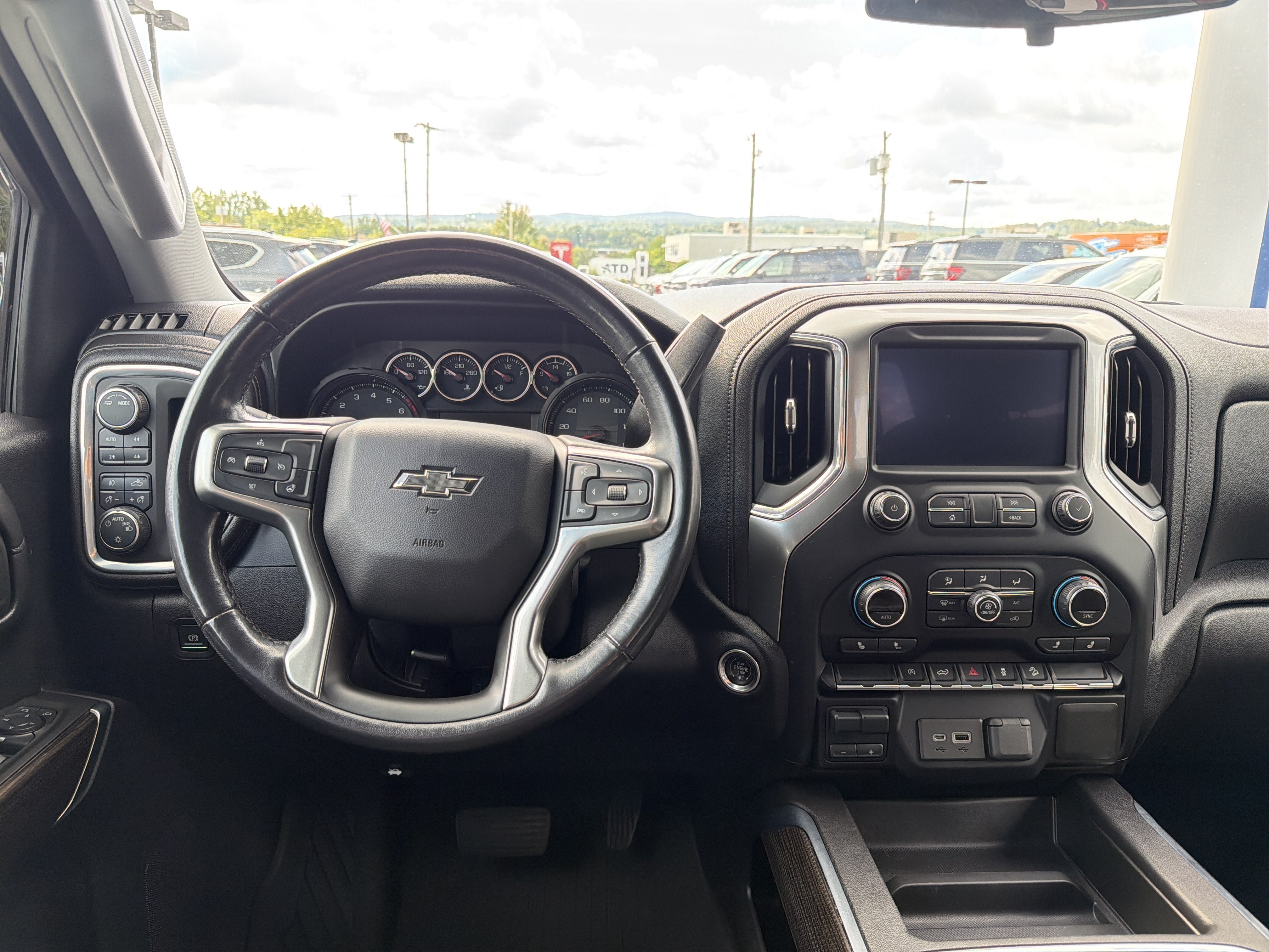 Used 2021 Chevrolet Silverado 1500 LT Trail Boss w/ LPO, Dark Essentials Package AWD/4WD image 13