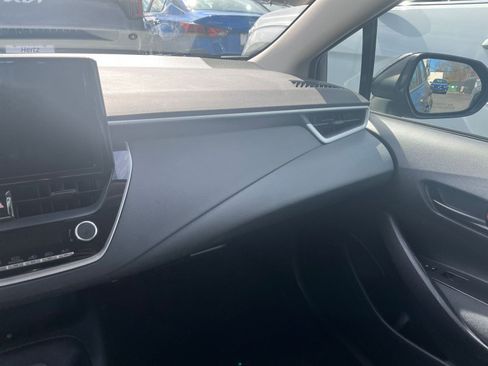 Used 2025 Toyota Corolla LE image 30