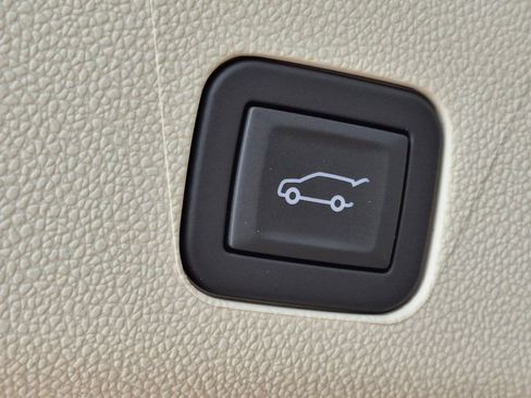 New 2026 Cadillac Escalade ESV Platinum Sport w/ LPO, ONYX Package AWD/4WD image 6