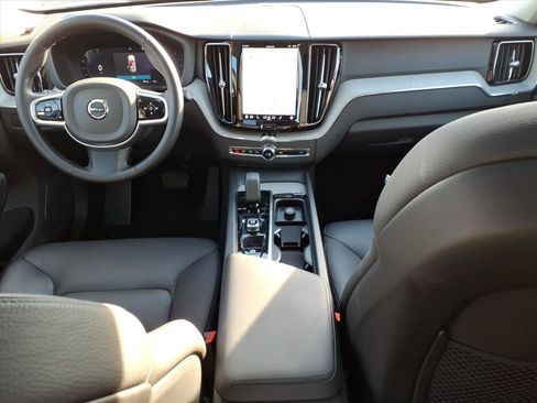 Certified 2025 Volvo XC60 B5 Plus image 8