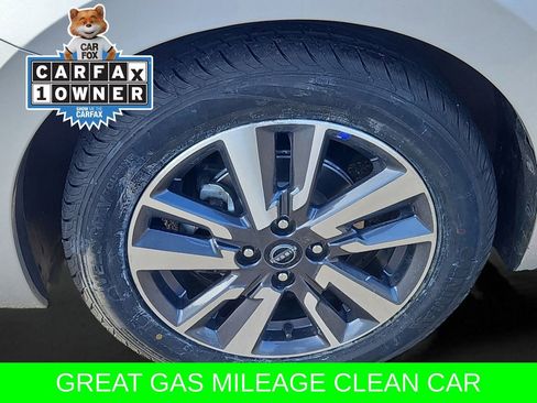 Used 2023 Nissan Versa SV image 22