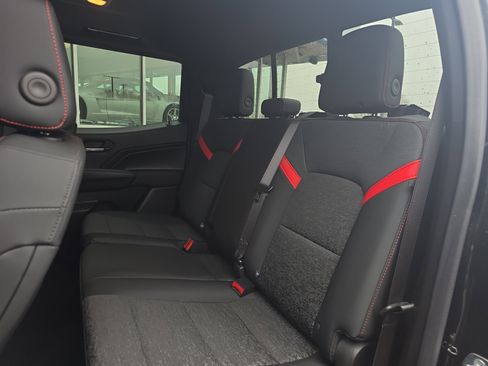 Used 2023 Chevrolet Colorado Z71 w/ Z71 Convenience Package 2 image 35