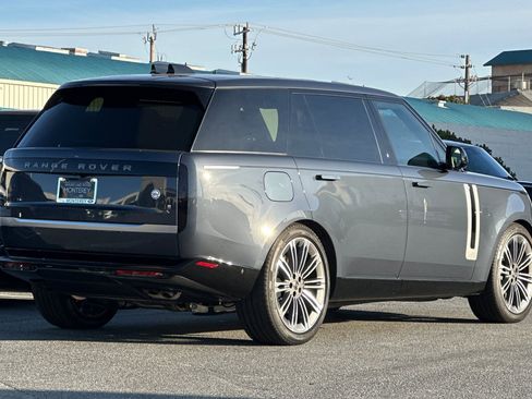 New 2025 Land Rover Range Rover SV image 5