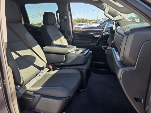 Used 2022 Chevrolet Silverado 1500 RST RWD image 18