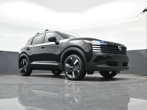 New 2025 Nissan Kicks SR image 17