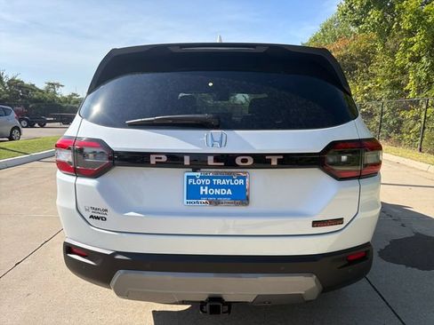 New 2026 Honda Pilot TrailSport image 4