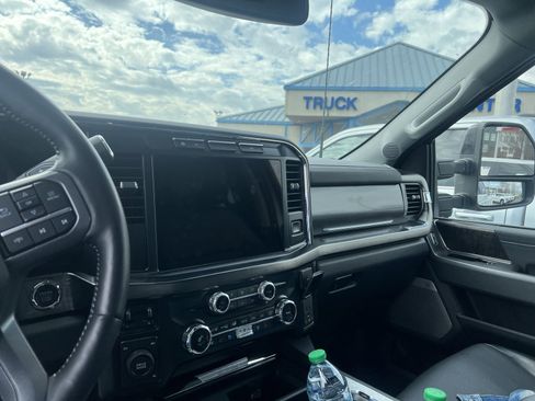 Used 2024 Ford F450 Lariat w/ Camper Package image 4