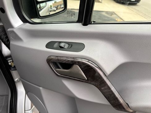 Used 2016 Mercedes-Benz Sprinter 2500 image 41