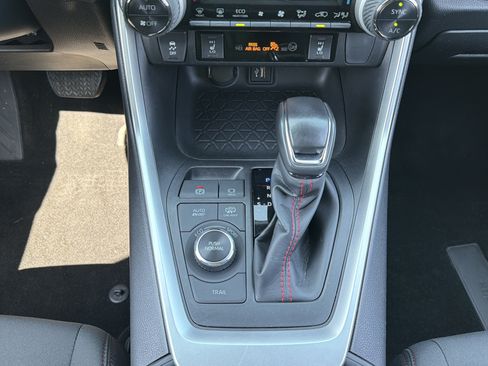 Used 2024 Toyota RAV4 SE w/ Weather & Moonroof Package AWD/4WD image 22