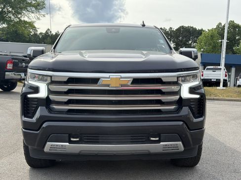 Used 2022 Chevrolet Silverado 1500 High Country w/ Technology Package AWD/4WD image 6