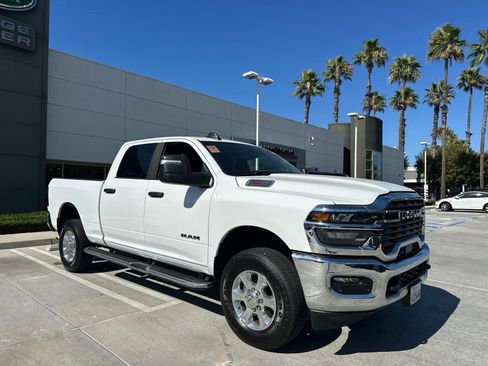 Used 2026 RAM 2500 Big Horn AWD/4WD image 2