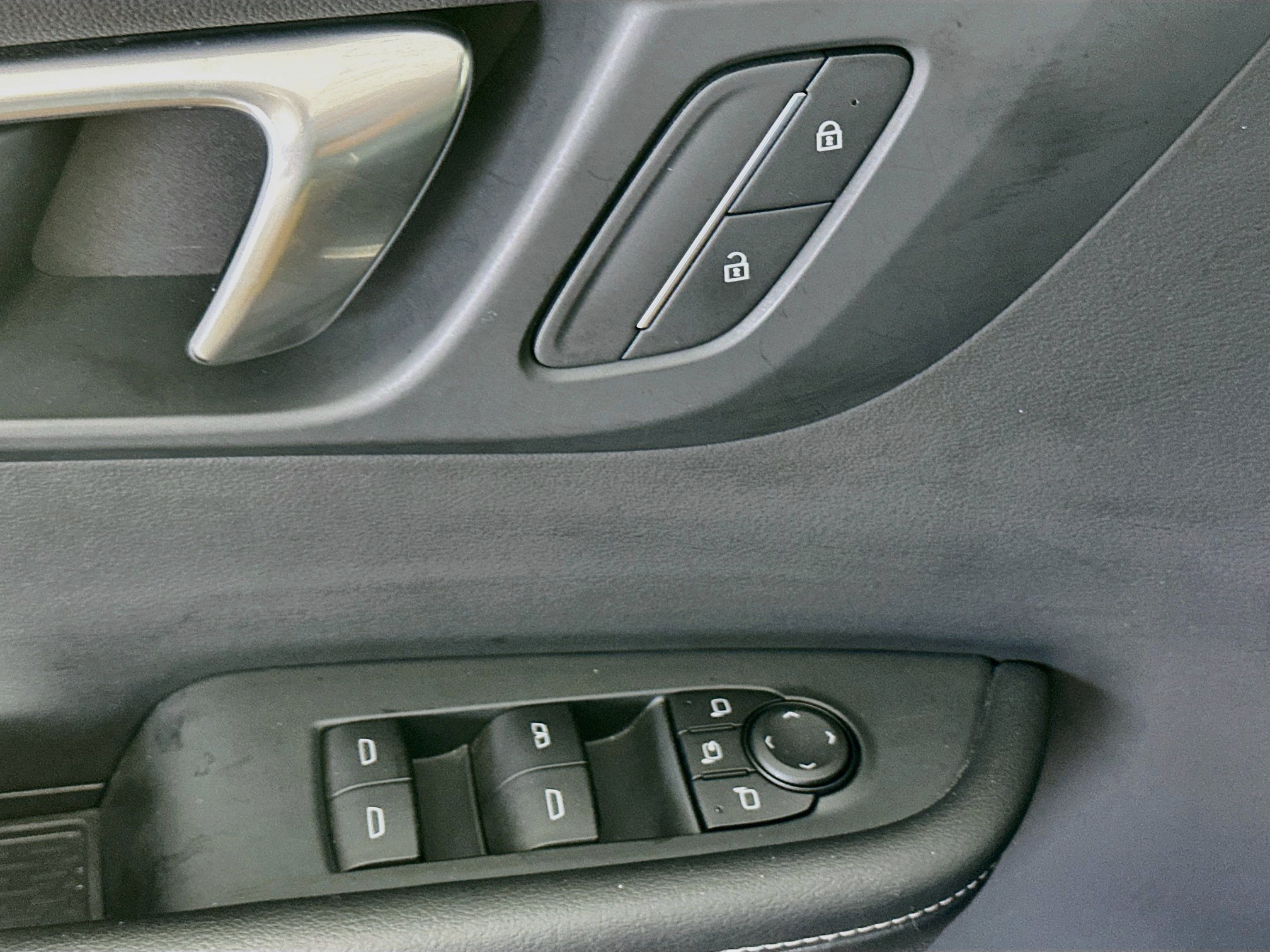 Used 2025 Buick Enclave Preferred FWD image 15