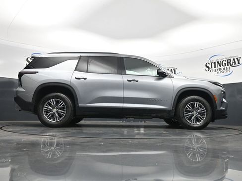 Used 2026 Chevrolet Traverse LT AWD/4WD image 24