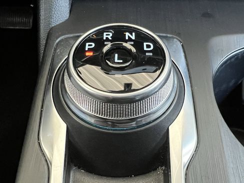 Used 2022 Ford Escape SE image 25