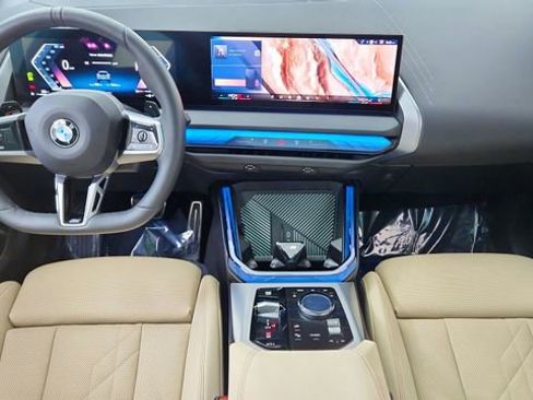 Used 2025 BMW X3 xDrive30i w/ Premium Package image 36