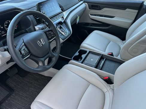 Used 2025 Honda Odyssey EX-L image 9