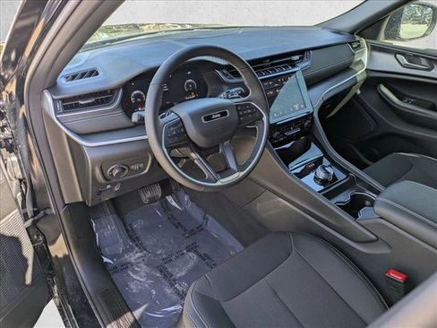 New 2026 Jeep Grand Cherokee Laredo X image 3