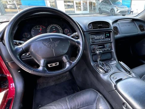 Used 2004 Chevrolet Corvette Coupe w/ Preferred Equipment Group RWD image 13