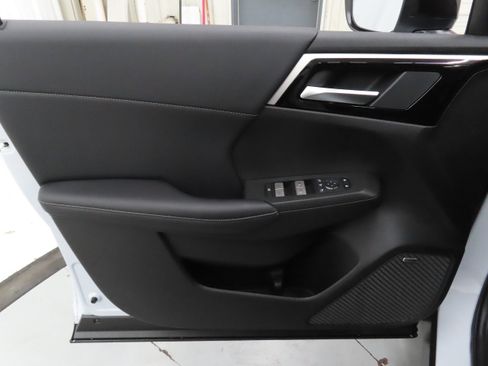 New 2026 Mitsubishi Outlander AWD image 10