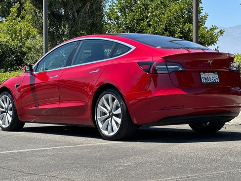 Used 2018 Tesla Model 3 Long Range RWD image 3