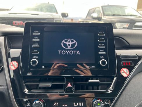Used 2022 Toyota Camry SE image 17