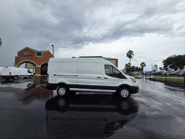 Used 2023 Ford E-Transit Medium Roof RWD image 4