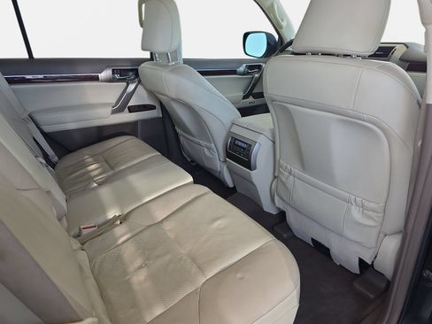 Used 2019 Lexus GX 460 Premium w/ Premium Package AWD/4WD image 11