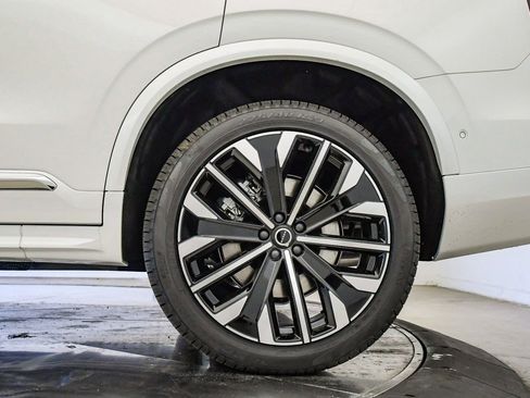 New 2026 Volvo XC90 B6 Plus w/ Protection Package Premier AWD/4WD image 11