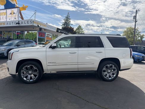 Used 2015 GMC Yukon Denali w/ Premium Package AWD/4WD image 3