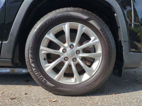 Used 2020 Jeep Cherokee Latitude image 14