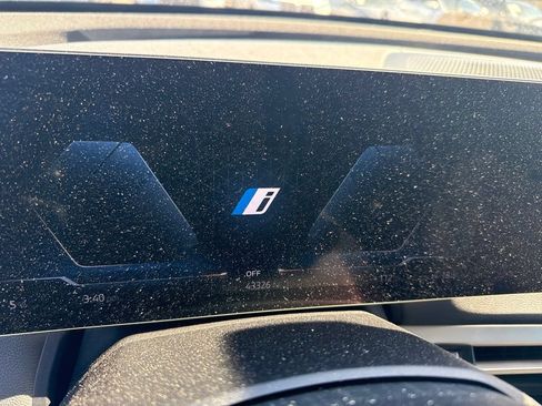 Used 2024 BMW iX xDrive50 w/ Premium Package AWD/4WD image 8