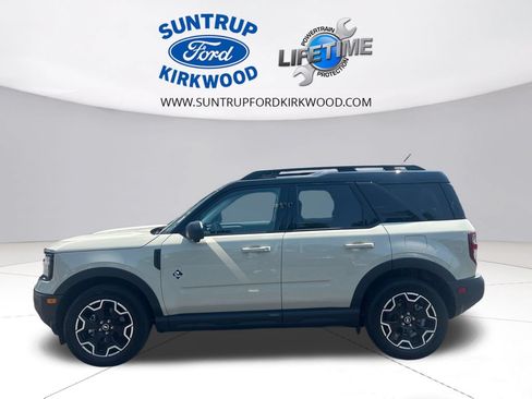 Used 2025 Ford Bronco Sport Outer Banks w/ Outer Banks Tech Package+ AWD/4WD image 2