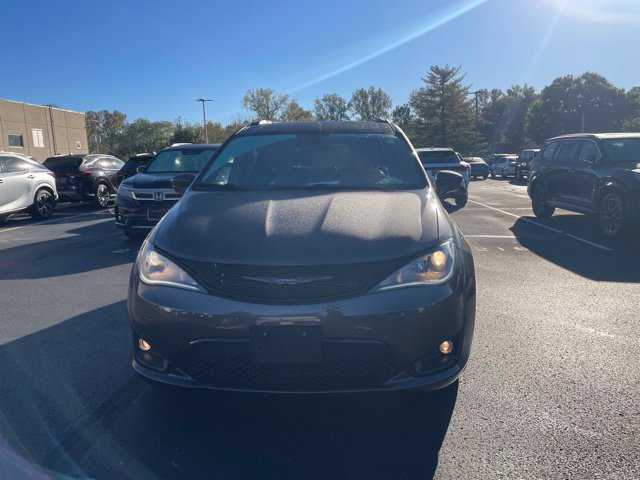 Used 2019 Chrysler Pacifica Touring-L Plus w/ Advanced Safetytec Group FWD image 2