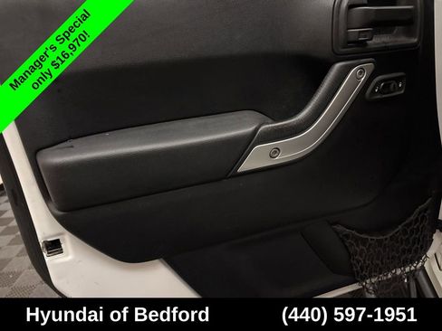 Used 2015 Jeep Wrangler Unlimited Rubicon w/ Dual Top Group AWD/4WD image 11