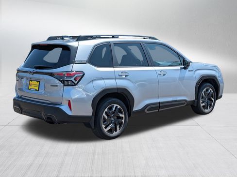 Used 2025 Subaru Forester Limited AWD/4WD image 7
