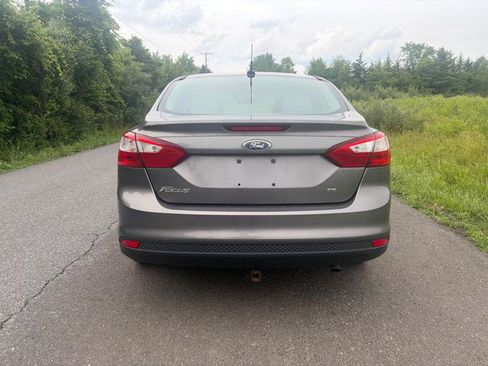 Used 2013 Ford Focus SE FWD image 6